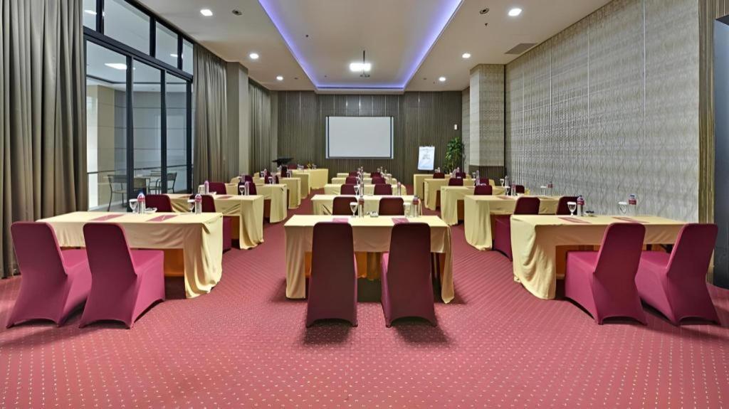 Travello Hotel בנדונג מראה חיצוני תמונה
