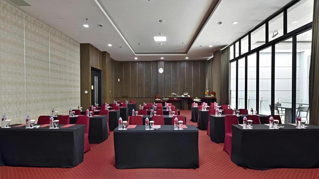 Travello Hotel בנדונג מראה חיצוני תמונה