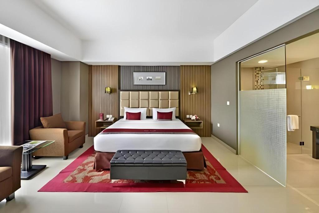 Travello Hotel בנדונג מראה חיצוני תמונה