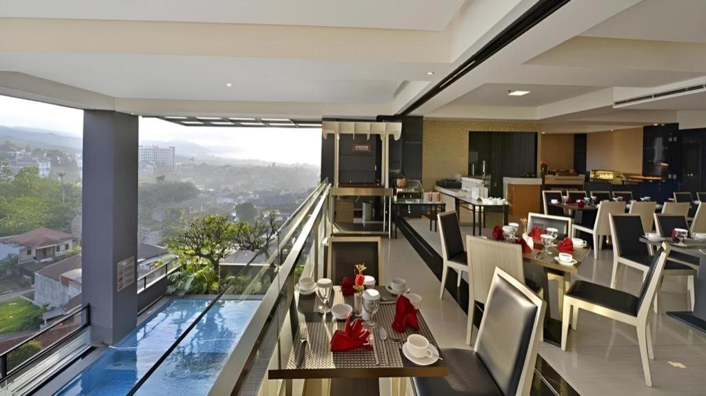 Travello Hotel בנדונג מראה חיצוני תמונה
